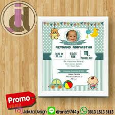 Templat powerpoint bingkai foto bayi dengan bunga dan burung. Frame Kartu Nama Bayi