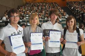 Deutsche bank deutsche bank paderborn 33044 city: Universitat Paderborn Nachricht Fast 300 Der Besten Schuler Der 9 Und 10 Klassen Aller Gymnasien Und Gesamtschulen Der Kreise Paderborn Und Hoxter Mit Forderpreis Der Wirtschaft Ausgezeichnet