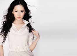 She's not a princess (and that's ok) and liu yifei is a middling talent at best. Yifei Liu Wallpapers Group 71