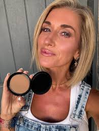 Date nights, events when you want that full coverage! The crazy thing about  this new cream foundation is that you don't even feel it on! A teeny bit  goes a long ways