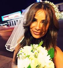 Еще вчера дива заявляла, что рэпер алексей долматов, более известный по нику гуф, вернулся к ней и чувствовала себя счастливой, а. On Tak Nazlo Mne Delaet Ajza Dolmatova Obespokoena Tem Chto Ee Byvshij Muzh Hochet Zabrat Syna Na Bali Lifestyle Seldon Novosti