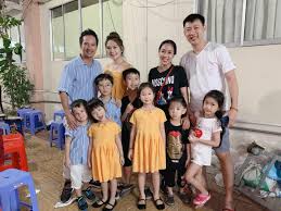 2 Gia Ä'inh Ä'ong Con Nháº¥t Nhi Showbiz á»'c Thanh Van Va Ly Háº£i Minh Ha Chá»¥p Hinh Chung