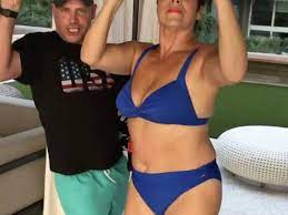 This week loose women and former coronation street star spoke about her depression, recalling going through difficult episodes while. Bikini Clad Denise Welch 59 Is Embarrassingly Proud As She Dances To Son S Song On The Radio In La Mirror Online