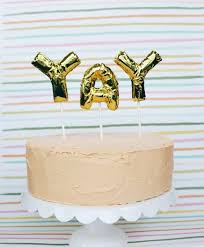 Black And Gold Balloon Cake Topper 15 Small Wedding Cake Ideas That Are Big On Style A Practical Wedding Diy Cake Topper Mylar Letter Balloons Small Wedding Cakes