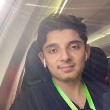 Luis Lievano's Instagram, Twitter & Facebook