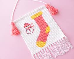 These are simple, yet beautiful projects deeply rooted in tradition, but made with a modern flair. Ravelry Christmas Wall Hanging Pattern By Arnaisha Pathak