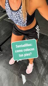 No hagas tantos pasos en tus sentadillas! Dos pasos y un pequeño ajuste!  #squat #fitness #gym #sentadillas #gymmotivation #gymgirl #gimnasio #fyp  #instareels