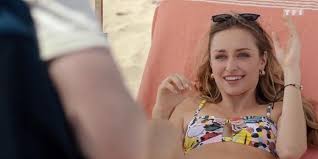 À 22 ans, emma smet fait tourner les têtes. 360 Degrees Overview Demain Nous Appartient Tf1 Les Premieres Images D Emma Smet Ne Laissent Personne Indifferent