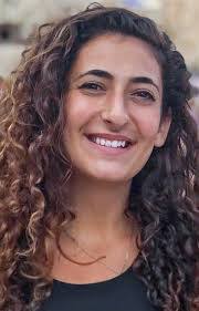 Linda Raphael's Instagram, Twitter & Facebook