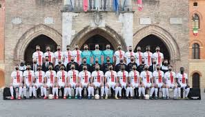 Retrouvez le calendrier complet et les résultats de la saison 2020/2021. Pordenone Calcio La Foto Di Squadra Davanti Al Municipio Con Maglia Della Citta E Mascherina Pordenoneoggi It