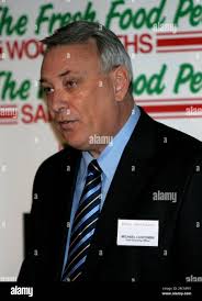 Chief operating officer Michael Luscombe speaks during the full year  financial results announcement in Sydney, Australia, Monday, Aug. 21, 2006.  Australia's largest retailer Woolworths Ltd. reported a 24 percent rise in  net