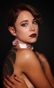 Juli Grace's Instagram, Twitter & Facebook