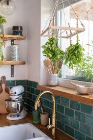 Diy Krauter Trocknen Am Holzstander Leelah Loves In 2020 Krauter Trocknen Holzkuche Kleine Kuche Diy