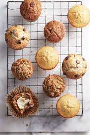 Muffins Aux Bananes Chatelaine Simple Muffin Recipe Bakery Recipes Individual Cakes