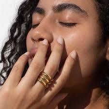 Georgia Ring's Instagram, Twitter & Facebook