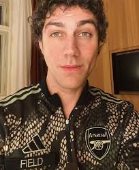 Well that was a rollercoaster… Hope you're enjoying Don't Be Afraid, Just  Start the Tape. I certainly did. This show is truly special and it's real  honor to be