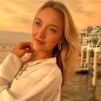 Madeline Britton's Instagram, Twitter & Facebook