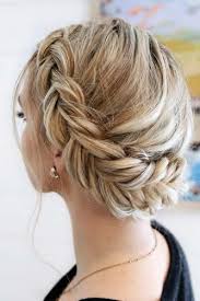 Break your style routine and stop wearing the same there are tons of simple tips to freshen up your old boring hairstyle. 36 Amazing Graduation Hairstyles For Your Special Day