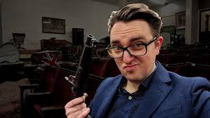 Whitefriars Geoffrey Baxter glass at auction.