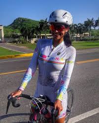 139 Mentions J Aime 3 Commentaires Valentina Molina R Valentina Molina R Sur Instagram Tres Horitas Dandoo P Female Cyclist Bicycle Girl Cycling Girls
