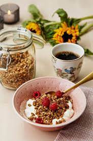 Low Carb Granola With Cardamom And Vanilla Recipe Diet Doctor Recipe In 2021 Low Carb Granola Vanilla Recipes Granola Healthy