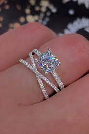 39 Timeless Classic And Simple Engagement Rings Round Diamond Engagement Rings Rings For Girls Simple Engagement Rings