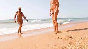 Plaj soyunma kabini gizli çekim - Best adult videos and photos