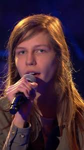 Im Coaching konnte Milo so richtig aus sich rauskommen und Vollgas geben.  Behält er das in den Knockouts von #VoiceKids? Hier singt er "Hold Back The  River" von James Bay. 🤩