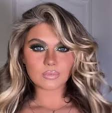 Belle Hassan flaunts her assets as she debuts unrecognisable new look for a  steamy Instagram video