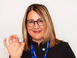 Amanda Cheesman's Instagram, Twitter & Facebook