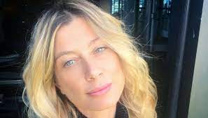 Anche oggi non salta il solito appuntamento quotidiano con delle nuove foto pronte a. Maddalena Corvaglia Separarmi E Stata Durissima Ora Ho Un Nuovo Amore Dilei