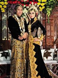 Pengantin adat jawa hijab syar'i. Pengantin Adat Jawa Hijab Serba Pengantin