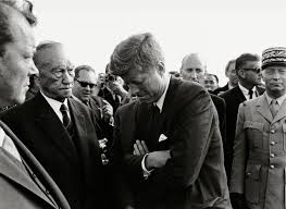 Soon after being elected senator, john f. John F Kennedy In Berlin Das Bild Das Keiner Sehen Sollte Der Spiegel