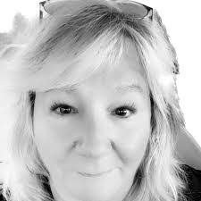 Renee Steinberg's Instagram, Twitter & Facebook