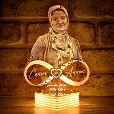 Anne… dört harfe sığdırılamayacak fedakarlık, şefkat, sevgi, neşe … Anneler Gunu Hediyesi En Guzel Hediye