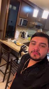 Comiendo Mariscos: Las Mujeres de Ahora