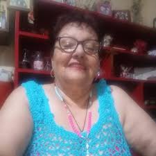 Hola quiero conocerte. Deja mi corazón ❤️ y te escribiré una carta