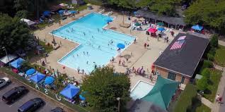 Experience life in the heart of town center, and enjoy easy access to your favorite restaurants, bars, shops in the warmer months, enjoy a refreshing dip in our sparkling swimming pool, or give your pup some luxe treatment at the pet spa. Flower Valley Brc Swim And Tennis Club In Rockville Md