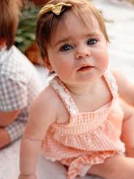 Looking for a summer mini deal?! Still have 3 time slots left for beach  minis + 1 time slot left for flower field mini. Message me to book✨