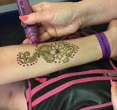 The henna leaf is a group of talented and passionate henna artists based in perth. Henna Tattoo Gloucester Bristol