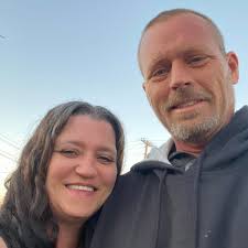 Are there shuttles or golf carts for transportation between festival and  campgrounds at Bourbon and Beyond?