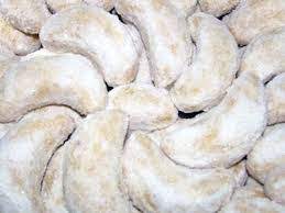 Penjelasan lengkap seputar resep kue putri salju yang enak, empuk, lembut, mudah, lumer. Cara Membuat Kue Putri Salju Ala Chef Restoran Detiklife