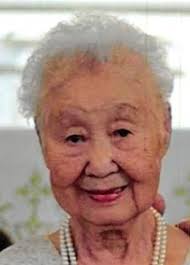 Amy Cossette's Instagram, Twitter & Facebook