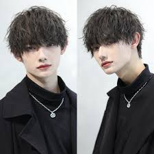 スパイラルマッシュの作り方✨ シャープでウェーブ感あるスタイルに☝️ . . #LIPPS #LIPPS渋谷 #渋谷美容室 #hairstyle  #人気ヘア #ヘアメイク #美容師 #おすすめヘア #韓国マッシュ #雰囲気マッシュ #センターパート #無造作ヘア #お洒落ヘア #ファッション  #大人ヘア ...