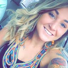 Kelsie Walker (@_kez)