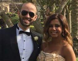 مصعب حسن يوسف داوود خليل (بالإنجليزية: Ø§Ù„Ø¸Ù‡ÙˆØ± Ø§Ù„Ø£ÙˆÙ„ Ù„Ø¥Ø¨Ù†Ù‡ Ø´Ù…Ø³ Ø§Ù„Ø¨Ø§Ø±ÙˆØ¯ÙŠ Ùˆ Ø­Ø³Ù† ÙŠÙˆØ³Ù Ù†ÙˆØ§Ø¹Ù…