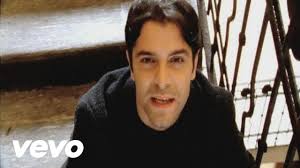 Learn to play guitar by chord / tabs using chord diagrams, transpose the key, watch video lessons and much more. Chi E Samuele Bersani Il Cantante Di Spaccacuore E Giudizi Universali
