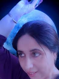 My first poem I've ever attempted, please be kind but I'm open to feedback  😭 My Dear Moon: How is it that throughout the darkness that engulfs this  earth, you're the only