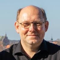 Robert Kiesz's Instagram, Twitter & Facebook