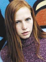 Lynette Robertson's Instagram, Twitter & Facebook